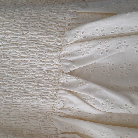 Pink Lily cream eyelet tank size small - Picture 2 of 2